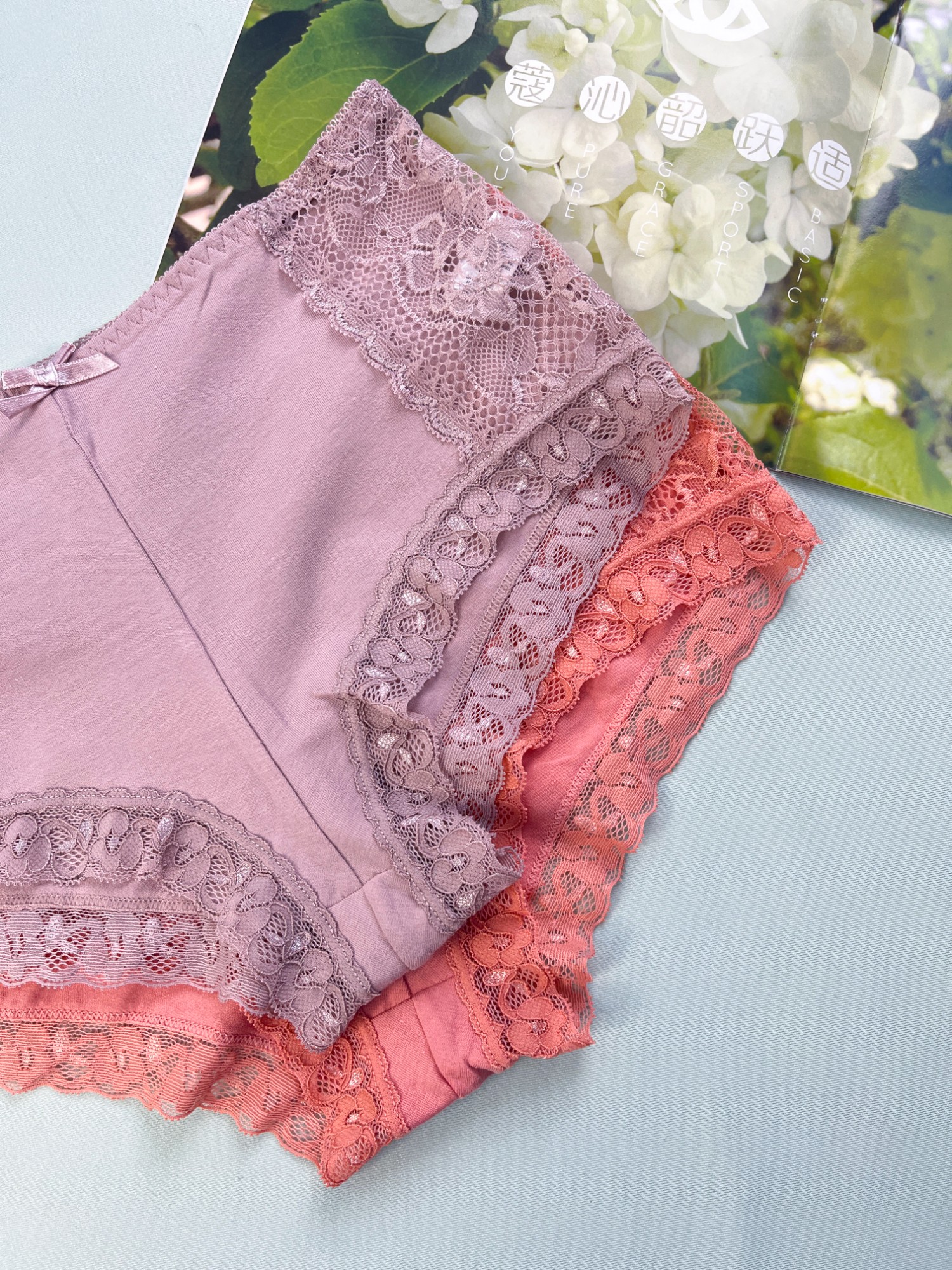 Lace women's flat cornered underwear